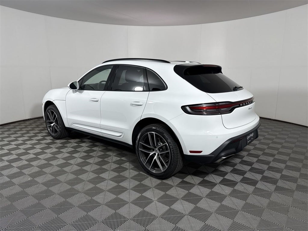 2025 Porsche Macan AWD