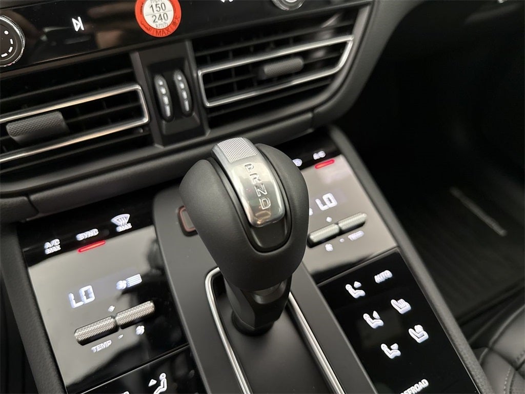 2025 Porsche Macan AWD