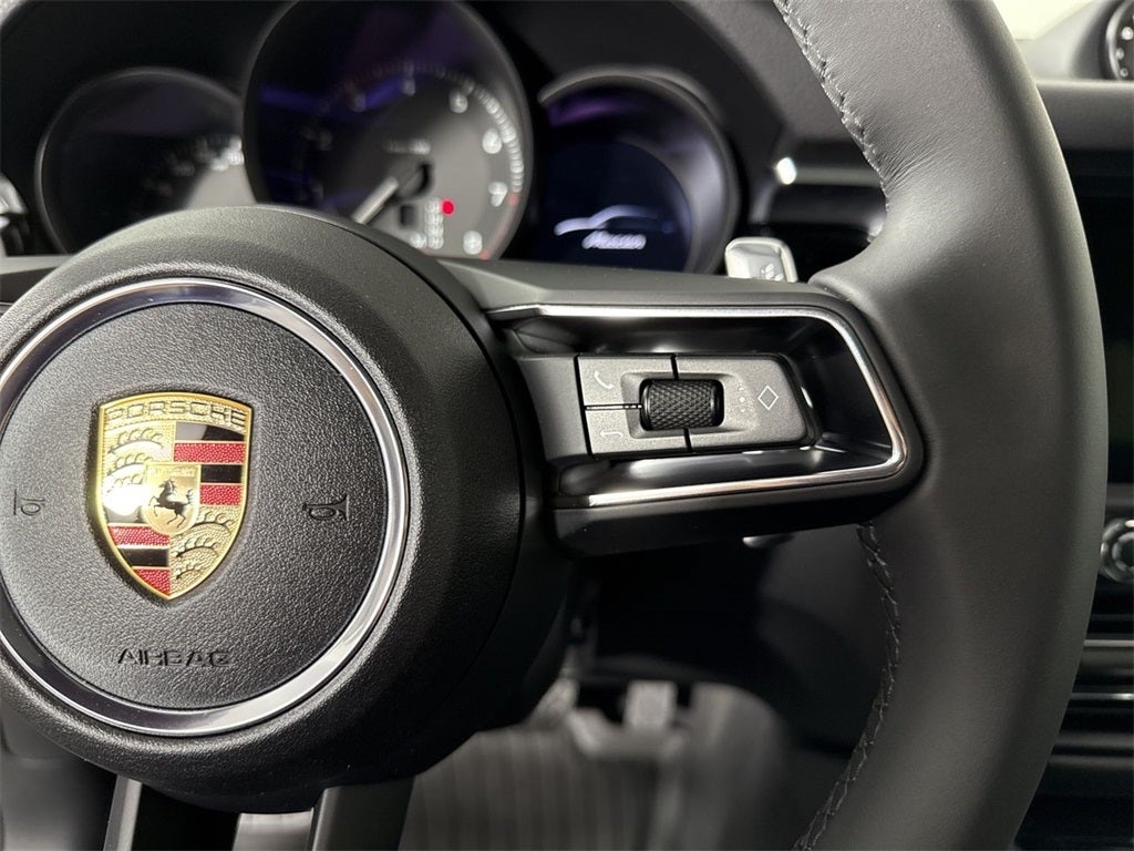 2025 Porsche Macan AWD