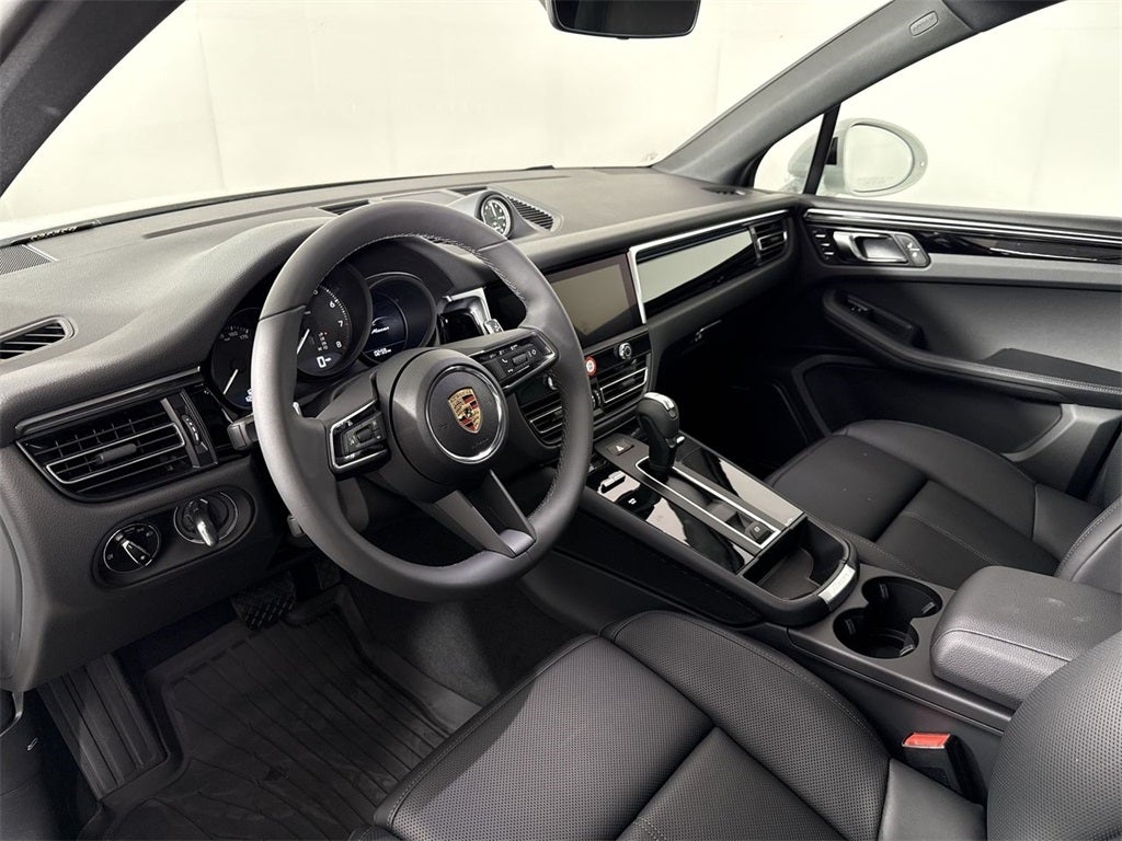 2025 Porsche Macan AWD