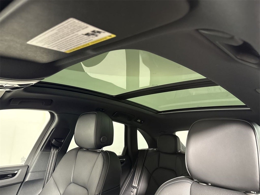 2025 Porsche Macan AWD