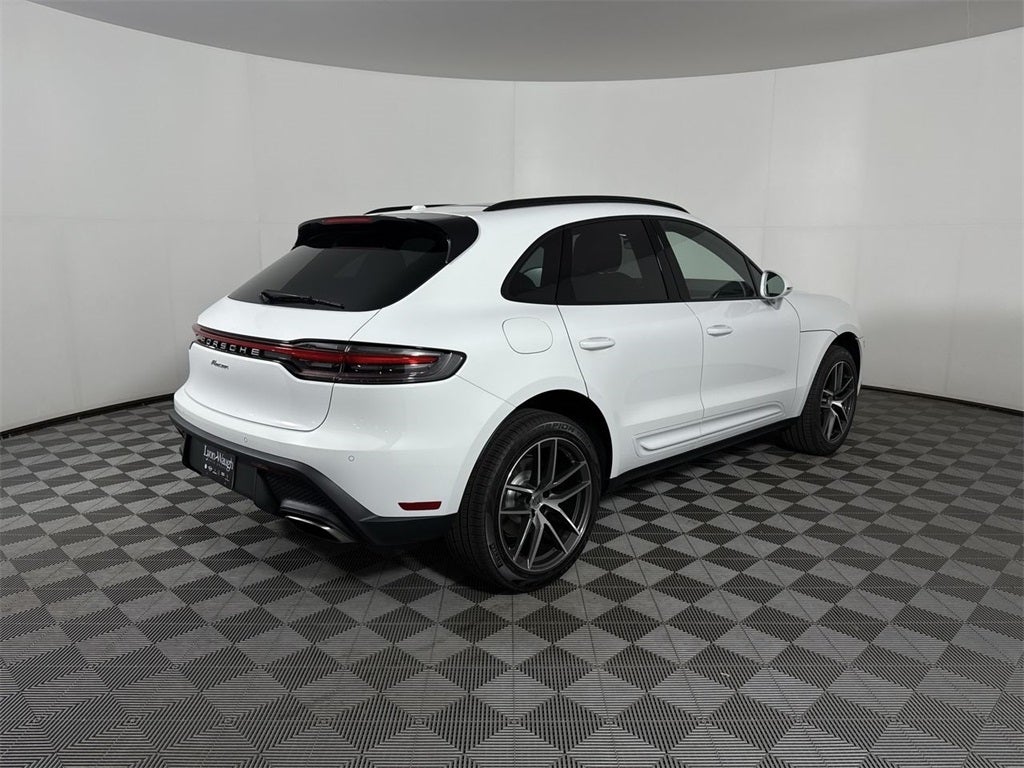 2025 Porsche Macan AWD
