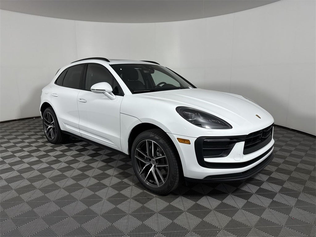2025 Porsche Macan AWD
