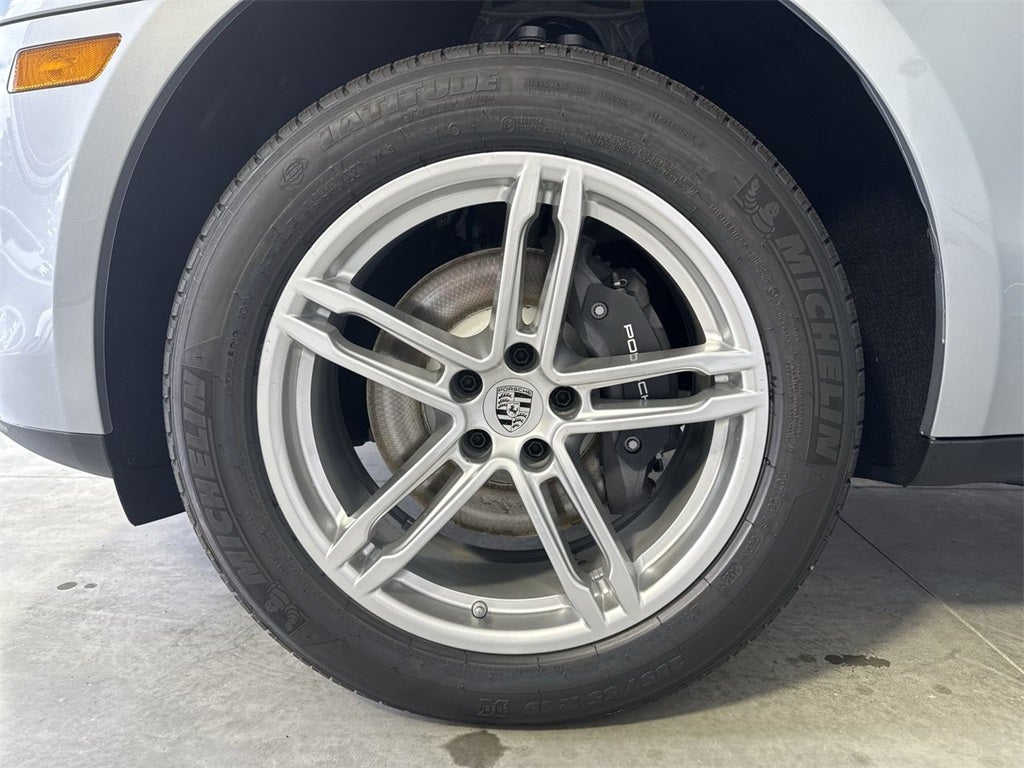 2026 Porsche Macan AWD