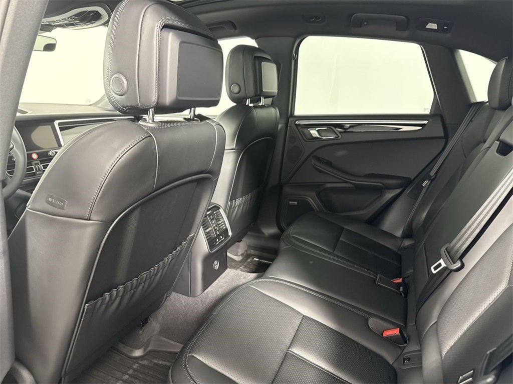 2026 Porsche Macan AWD