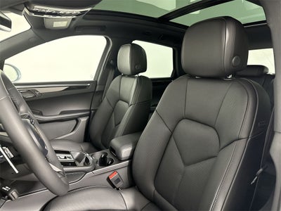 2026 Porsche Macan AWD