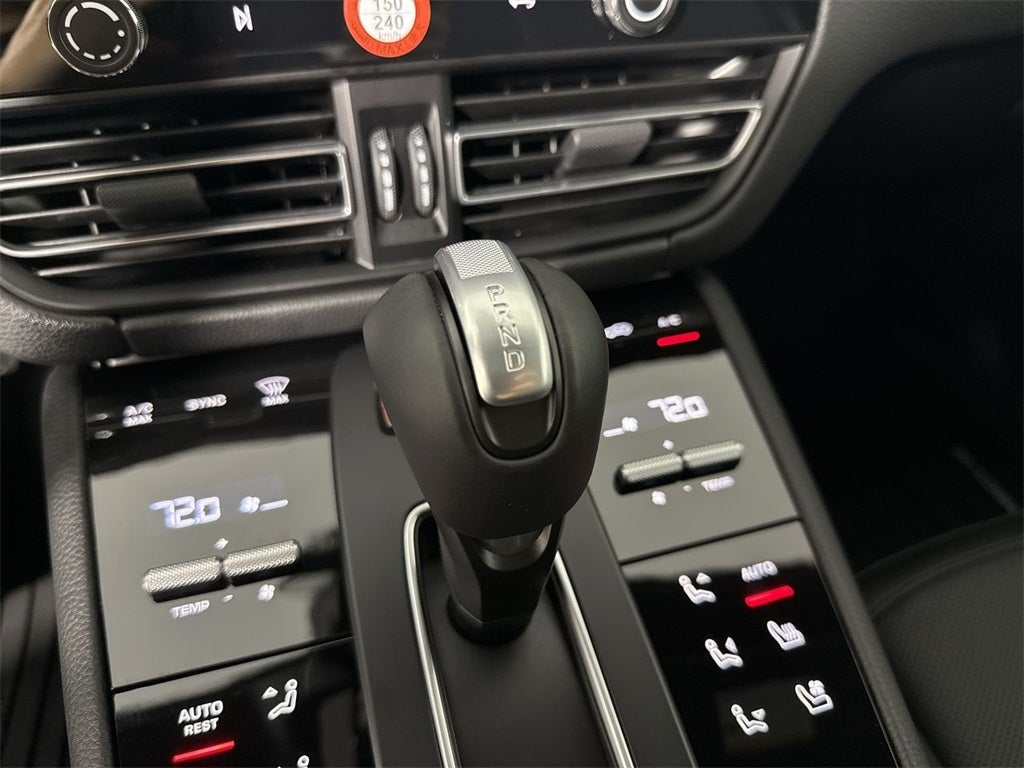 2026 Porsche Macan AWD