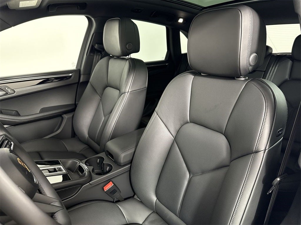 2026 Porsche Macan AWD