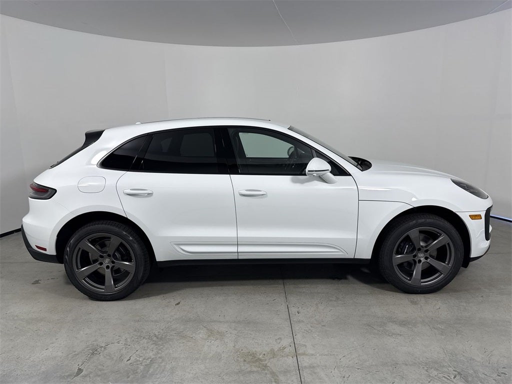 2026 Porsche Macan AWD