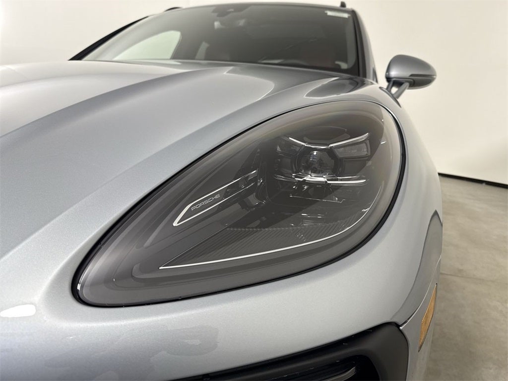 2026 Porsche Macan AWD