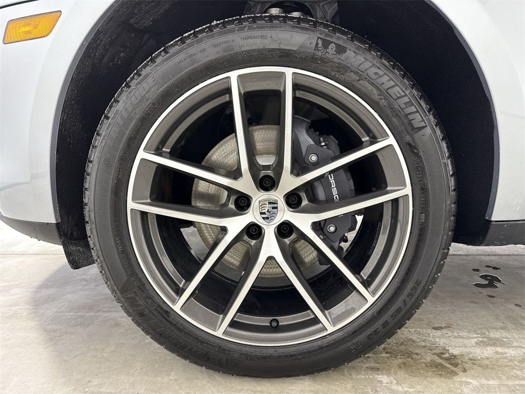 2026 Porsche Macan AWD