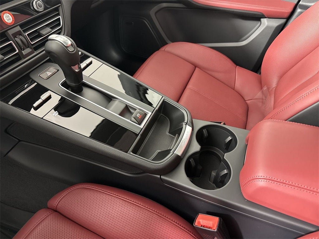 2026 Porsche Macan AWD