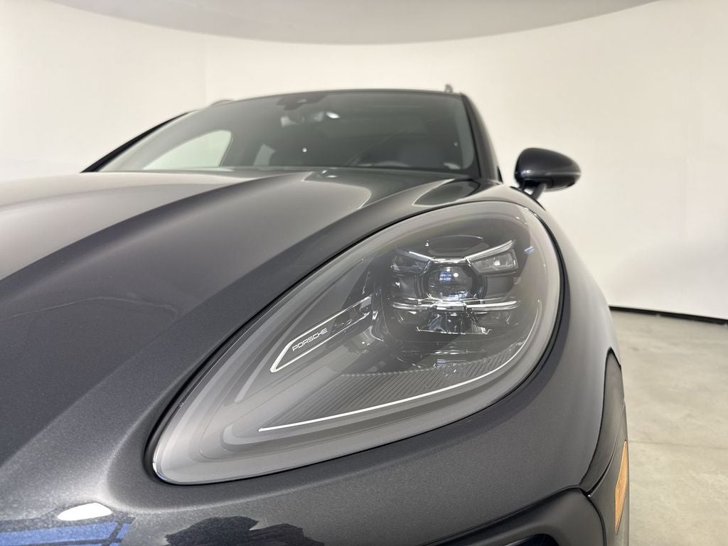 2026 Porsche Macan AWD