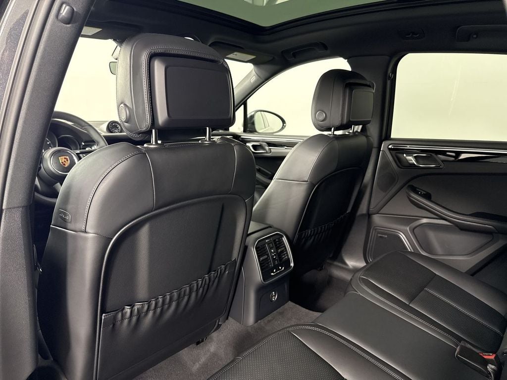 2026 Porsche Macan AWD