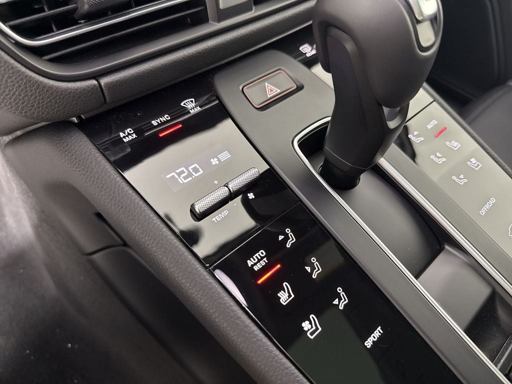 2026 Porsche Macan AWD