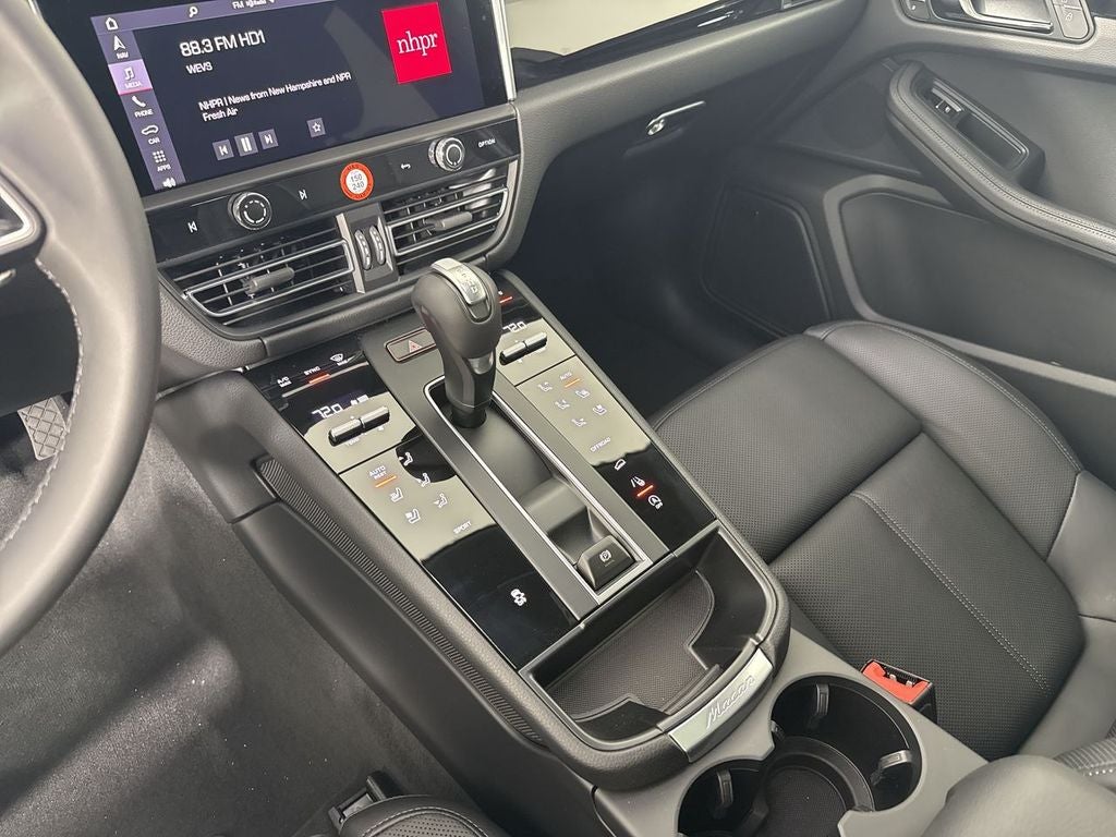 2026 Porsche Macan AWD