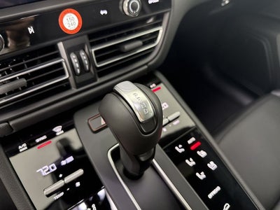 2026 Porsche Macan AWD