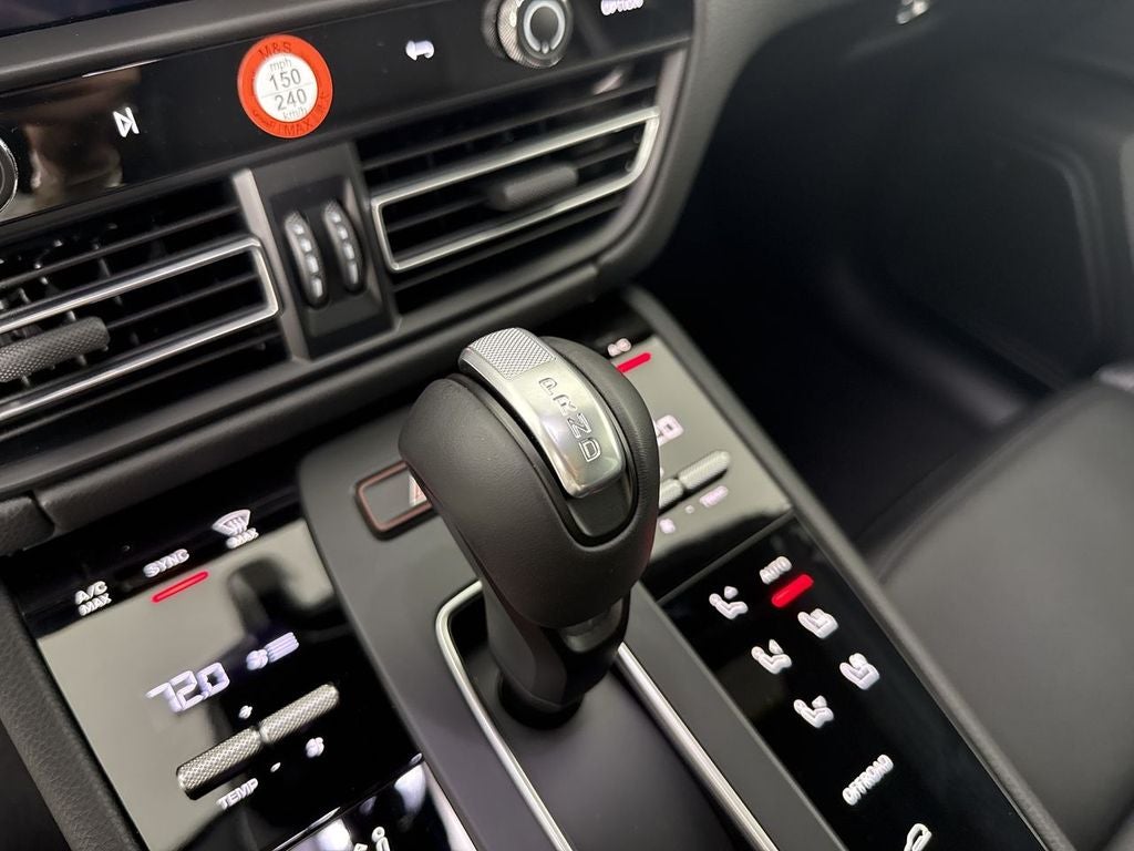 2026 Porsche Macan AWD