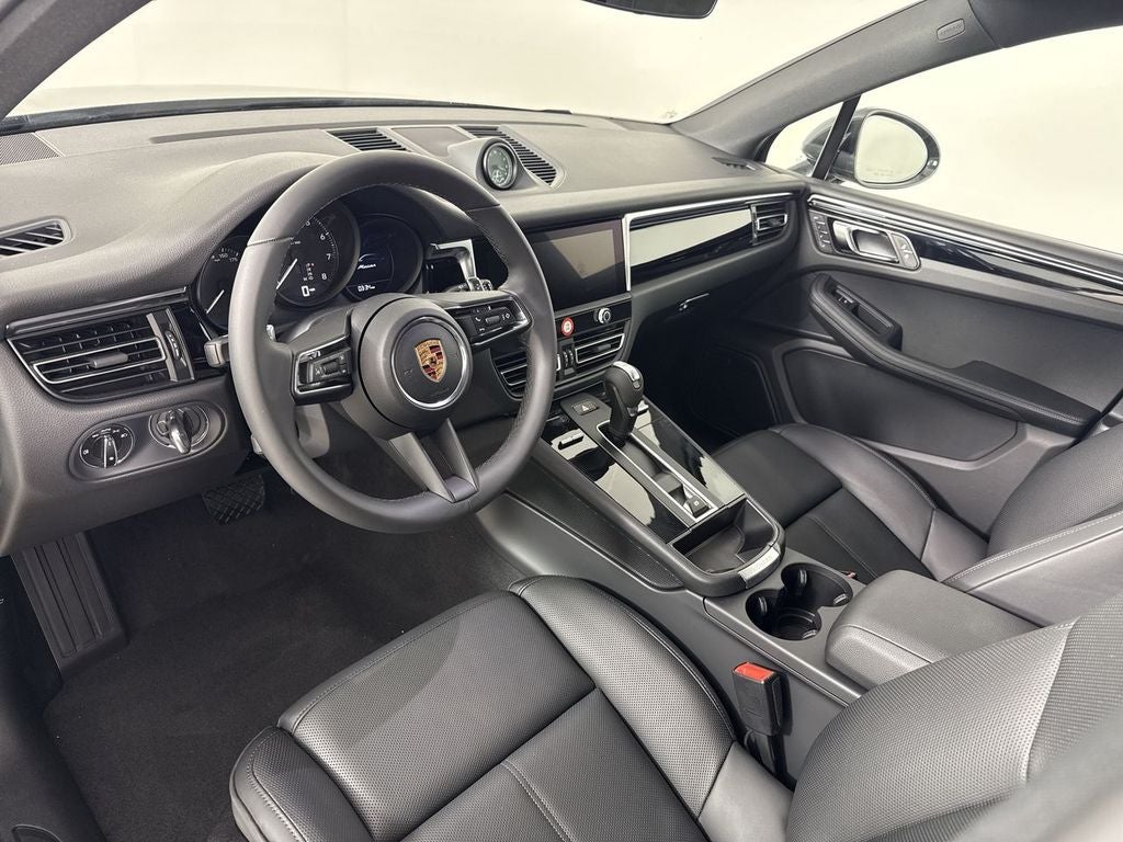 2026 Porsche Macan AWD