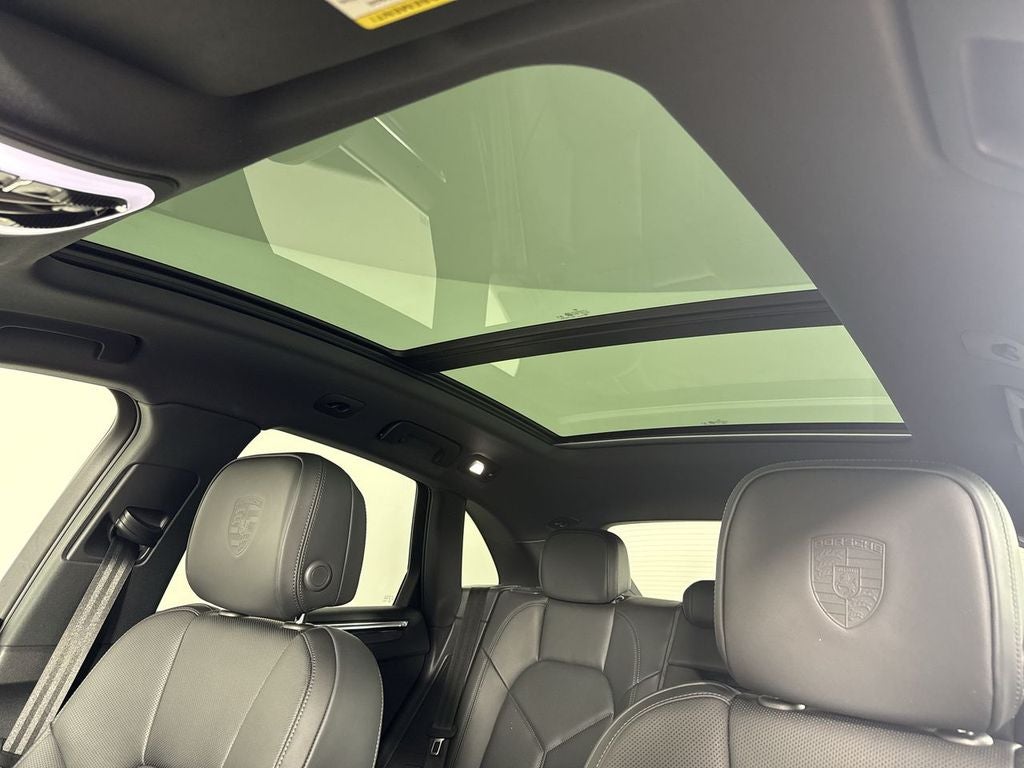 2026 Porsche Macan AWD