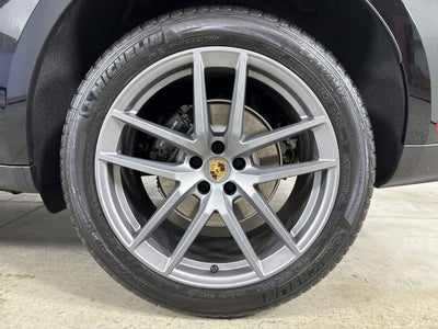 2026 Porsche Macan AWD