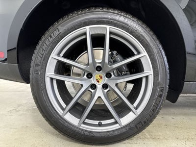 2026 Porsche Macan AWD