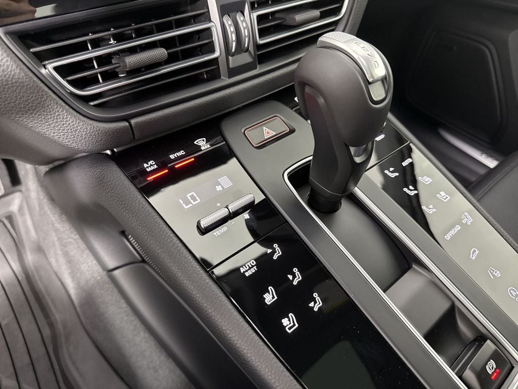2026 Porsche Macan AWD
