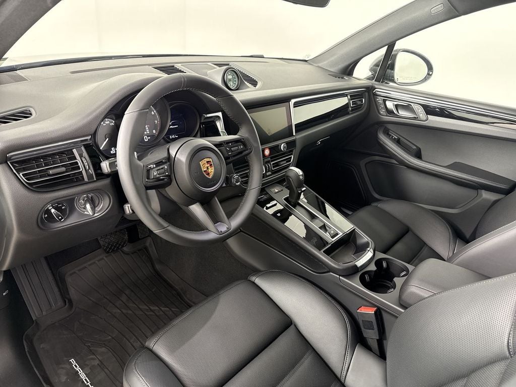 2026 Porsche Macan AWD