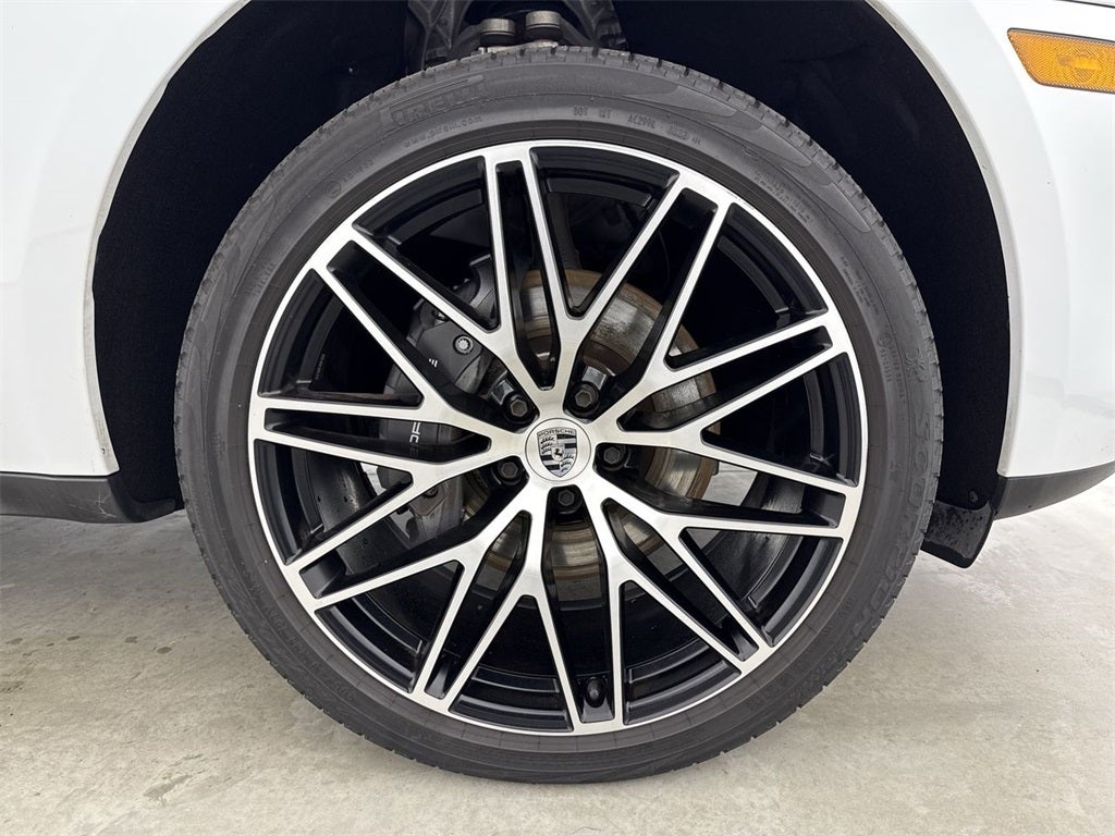 2023 Porsche Macan T