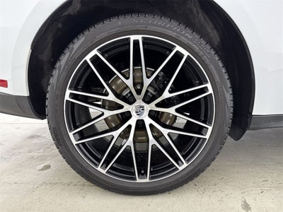 2023 Porsche Macan T