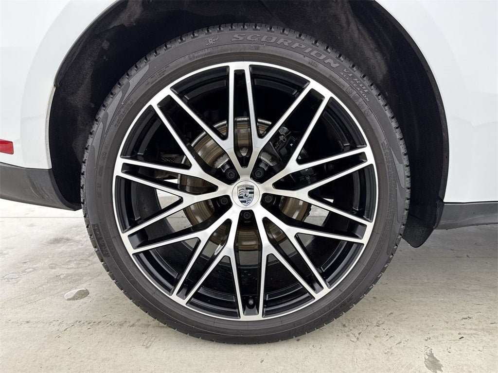 2023 Porsche Macan T