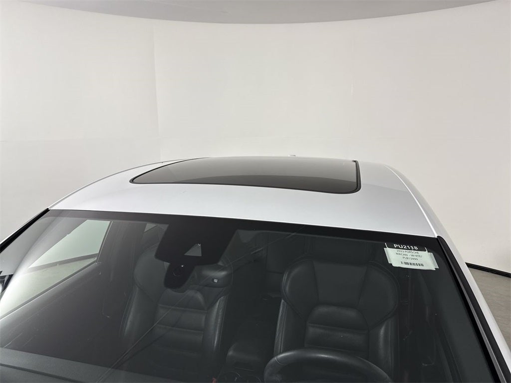 2023 Porsche Macan T