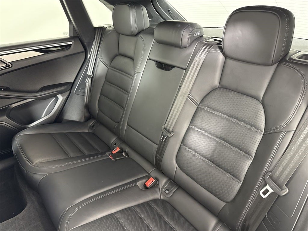 2023 Porsche Macan T