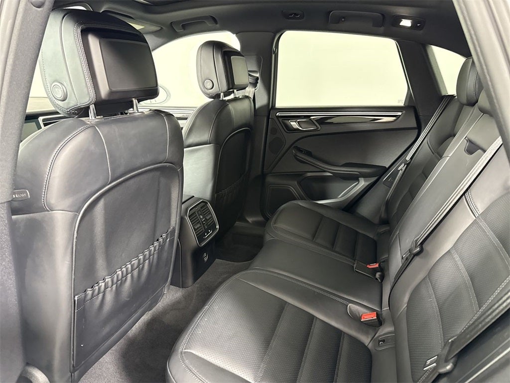 2023 Porsche Macan T