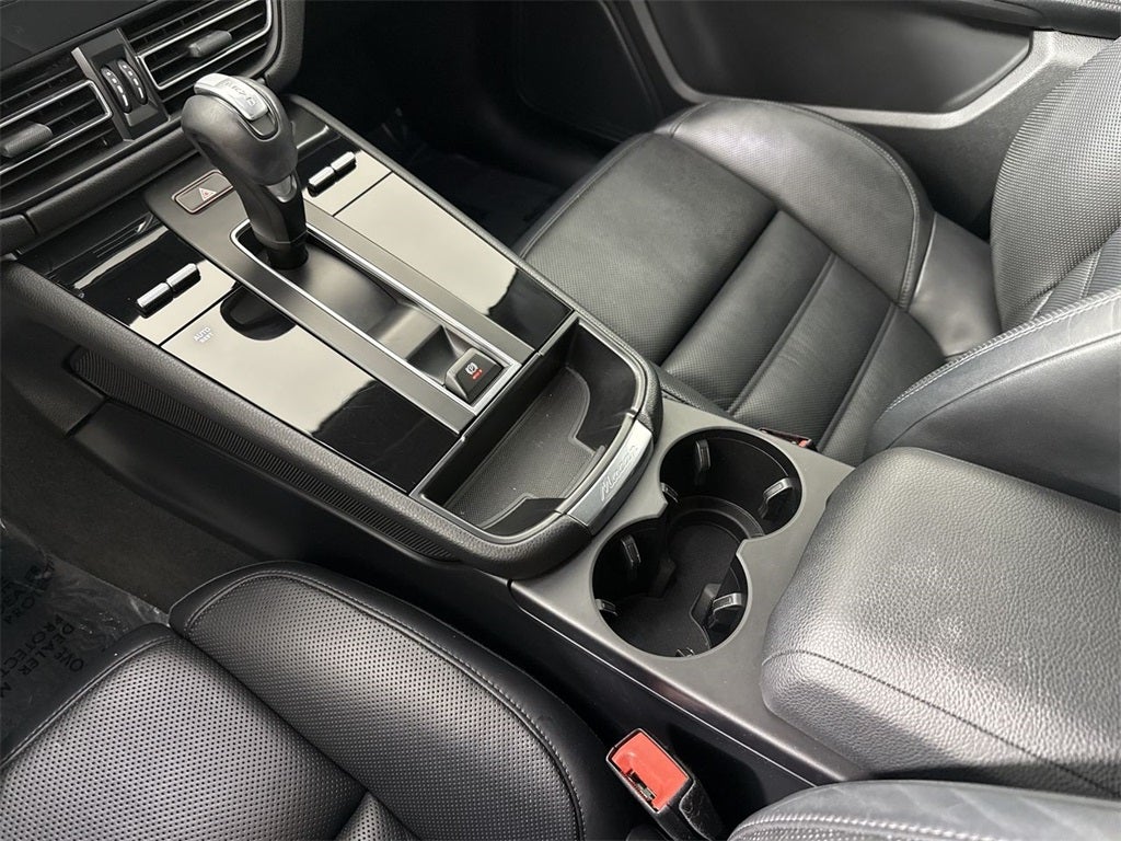 2023 Porsche Macan T