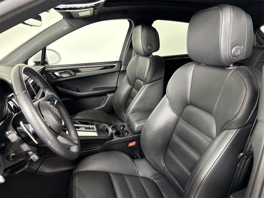 2023 Porsche Macan T