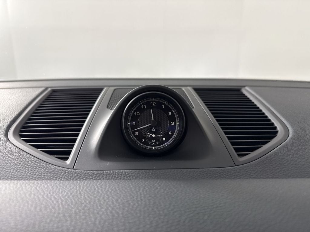 2024 Porsche Macan AWD
