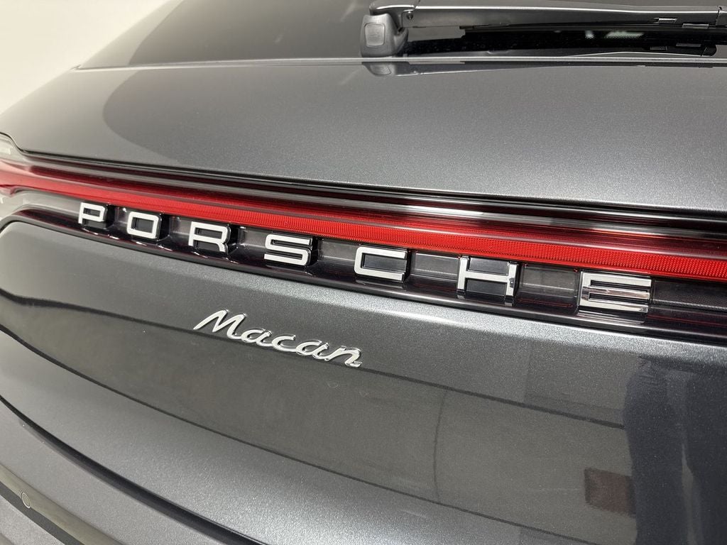 2025 Porsche Macan Base