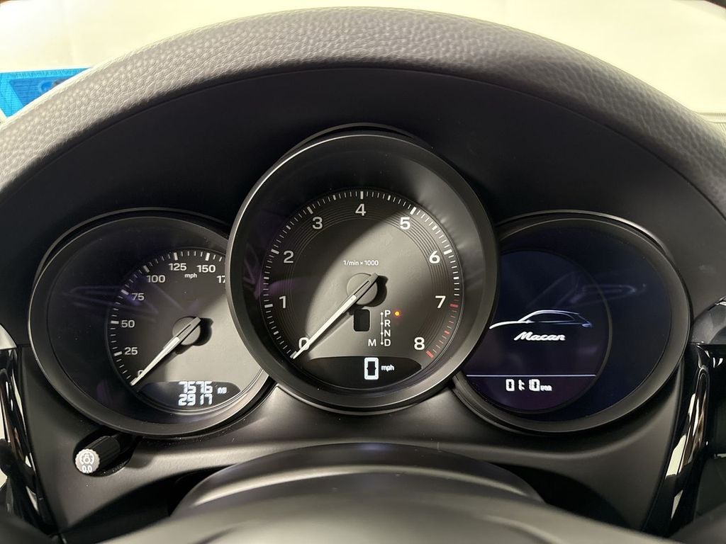 2025 Porsche Macan Base