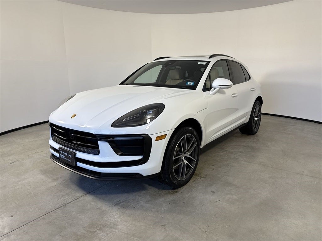 2025 Porsche Macan AWD