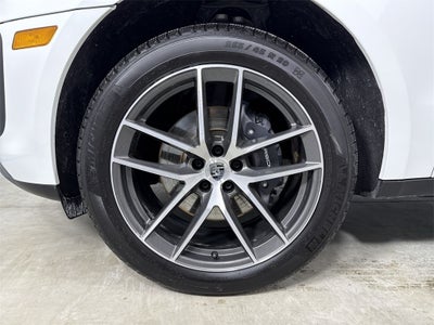 2025 Porsche Macan AWD