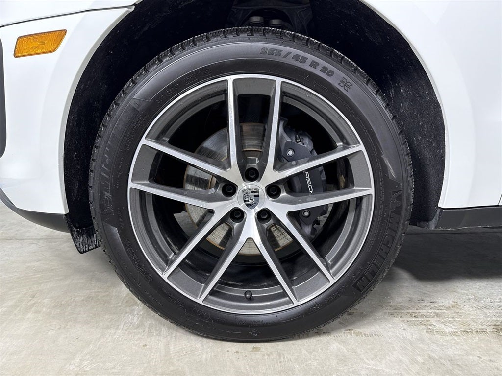 2025 Porsche Macan AWD
