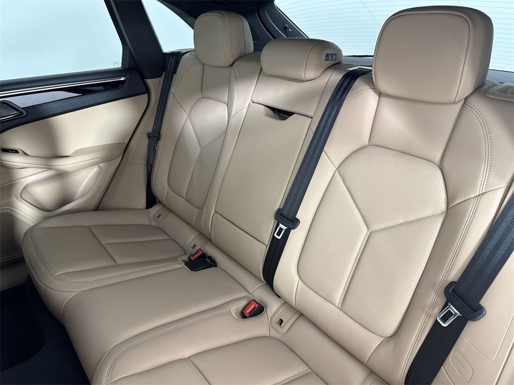 2025 Porsche Macan AWD