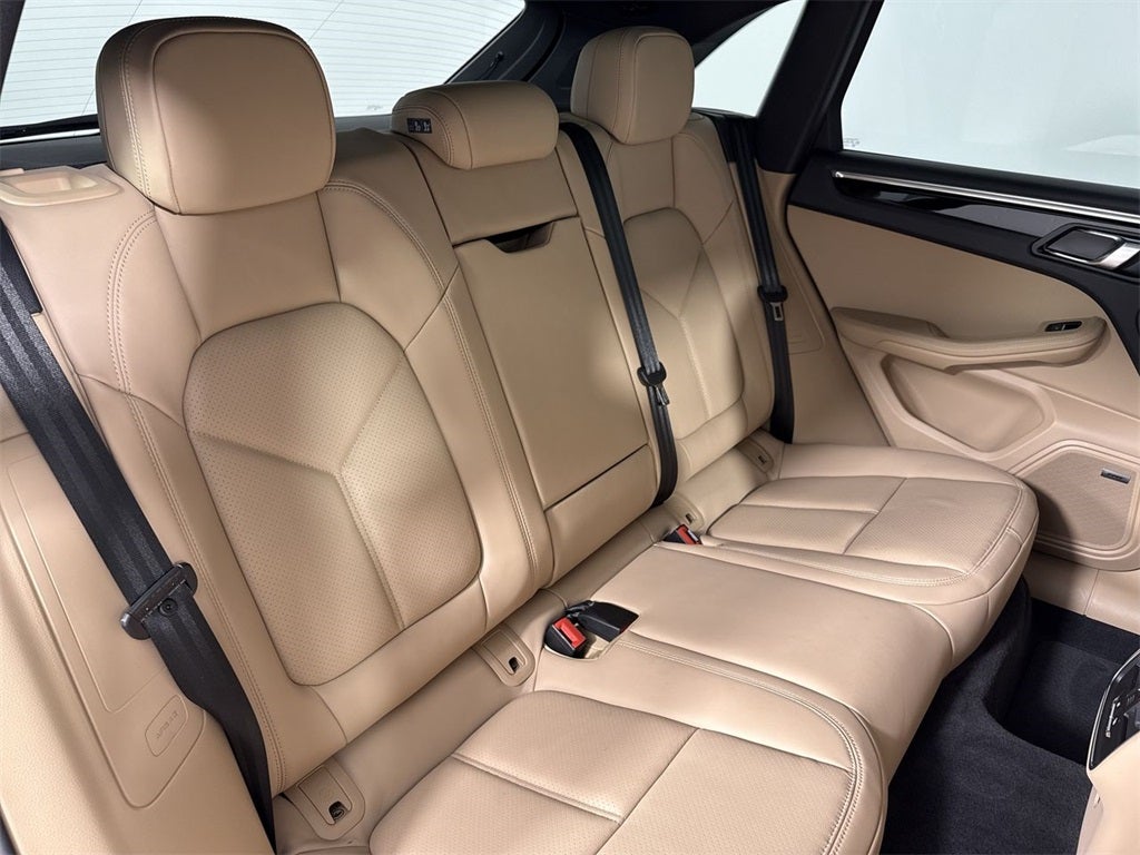 2025 Porsche Macan AWD