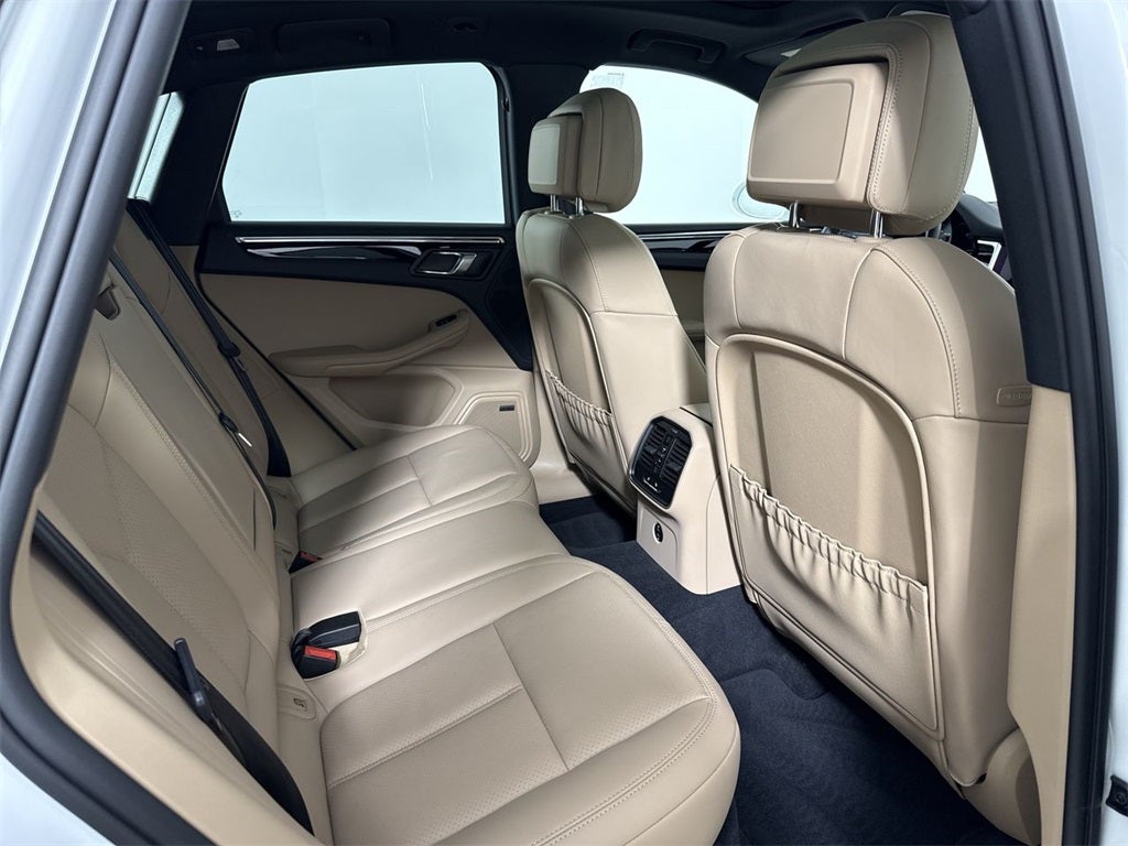 2025 Porsche Macan AWD