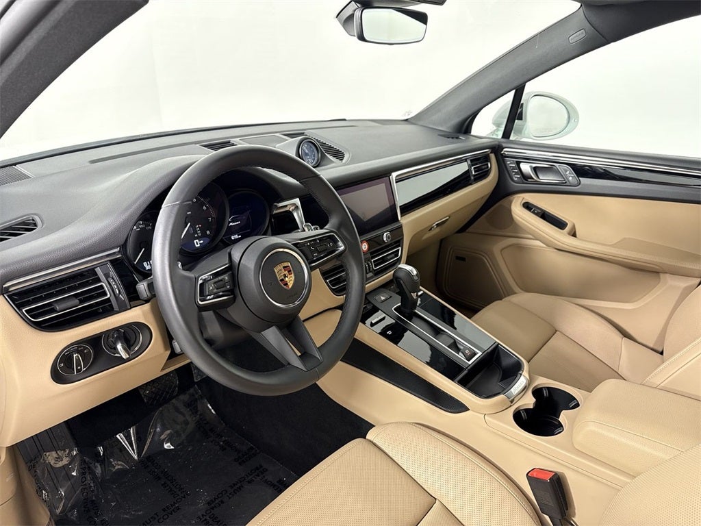 2025 Porsche Macan AWD