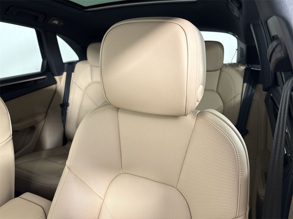 2025 Porsche Macan AWD
