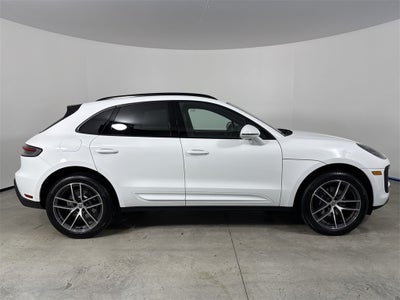 2025 Porsche Macan AWD