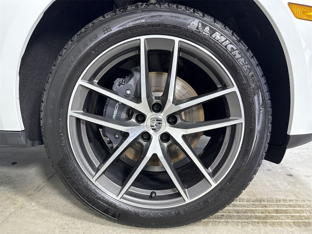 2025 Porsche Macan AWD
