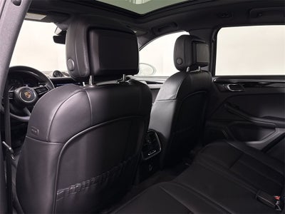 2025 Porsche Macan AWD
